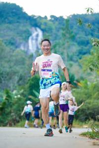 BIB: 8235
                            <button type="button" onclick="openModal(18880950)" class="btn btn-primary btn-sm float-right btn-popup" data-toggle="modal" data-target=".modal-high-quality">
                        <i class="fas fa-shopping-cart"></i> Add to Cart
                    </button>
                                            <button type="button" onclick="isThisMe(18880950, true)" class="btn btn-success btn-sm float-right btn-popup btn-isme hidden" data-toggle="tooltip" data-placement="bottom" title="นี่คือรูปของคุณใช่ไหม คลิกที่นี่เพื่อเอาเข้าอัลบั้ม">
                        <i class="fas fa-plus"></i> Add to album
                    </button>
                    <button type="button" onclick="isThisMe(18880950, false)" class="btn btn-warning btn-sm float-right btn-popup btn-isnotme hidden">
                        <i class="fas fa-ban"></i> Remove from album
                    </button>